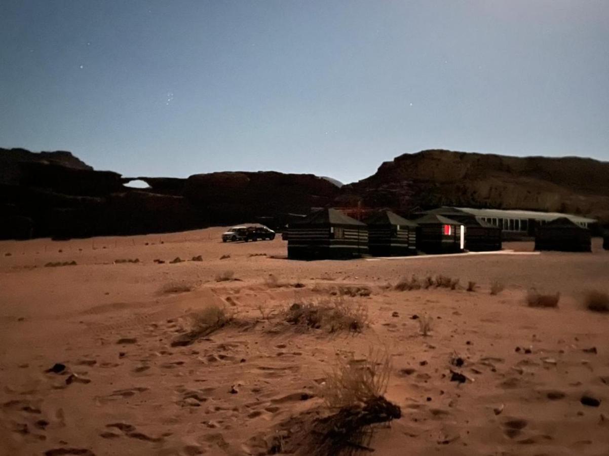 Black Irish Camp And Tours Wadi Rum Extérieur photo
