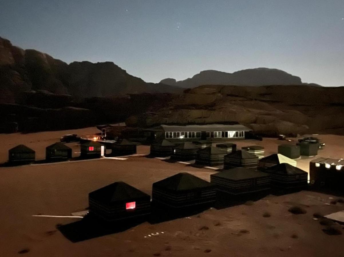 Black Irish Camp And Tours Wadi Rum Extérieur photo