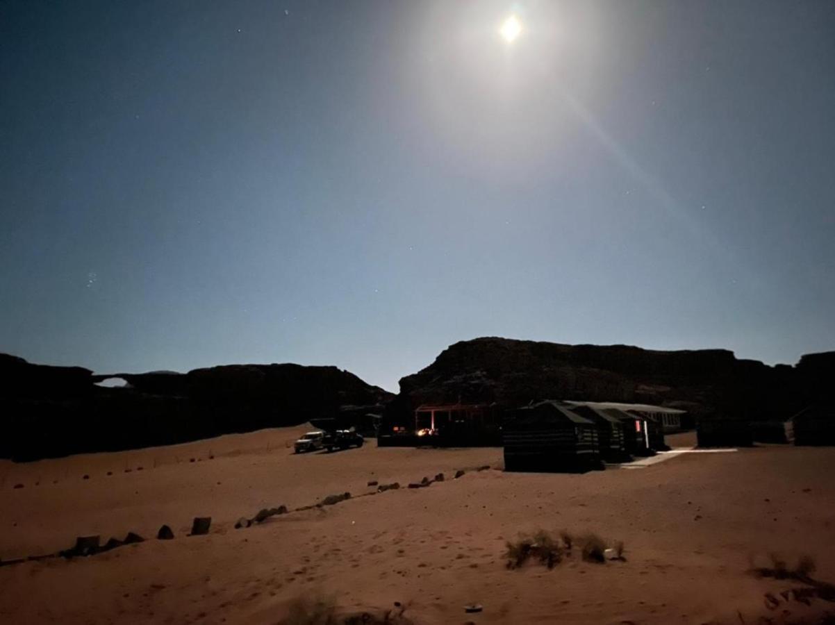 Black Irish Camp And Tours Wadi Rum Extérieur photo