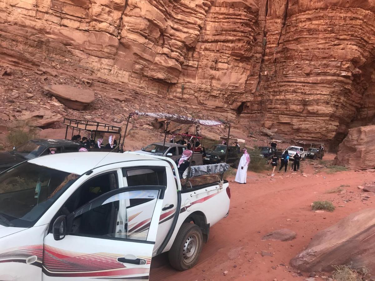 Black Irish Camp And Tours Wadi Rum Extérieur photo