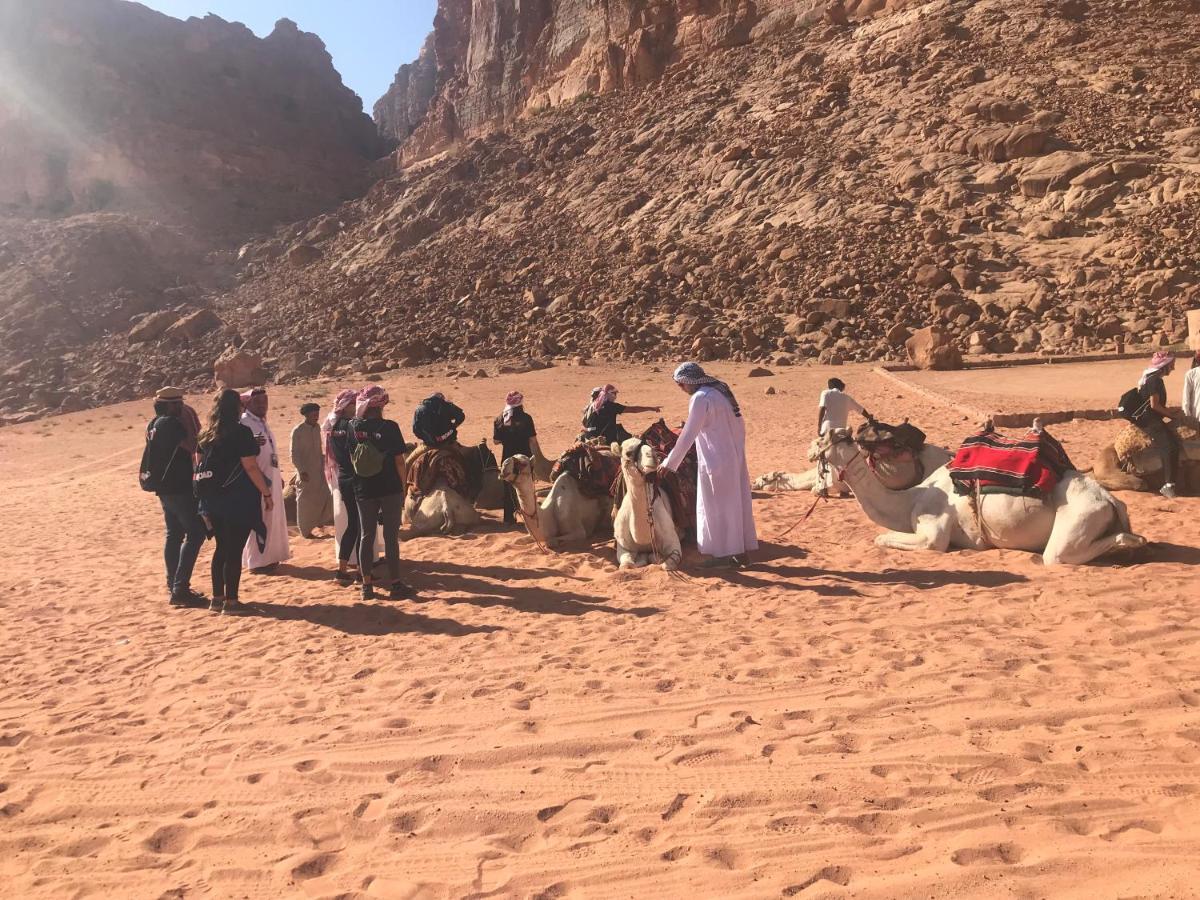 Black Irish Camp And Tours Wadi Rum Extérieur photo