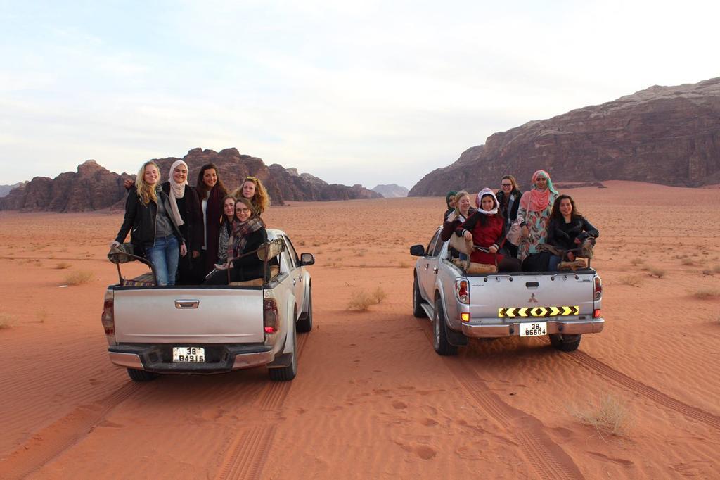 Black Irish Camp And Tours Wadi Rum Extérieur photo