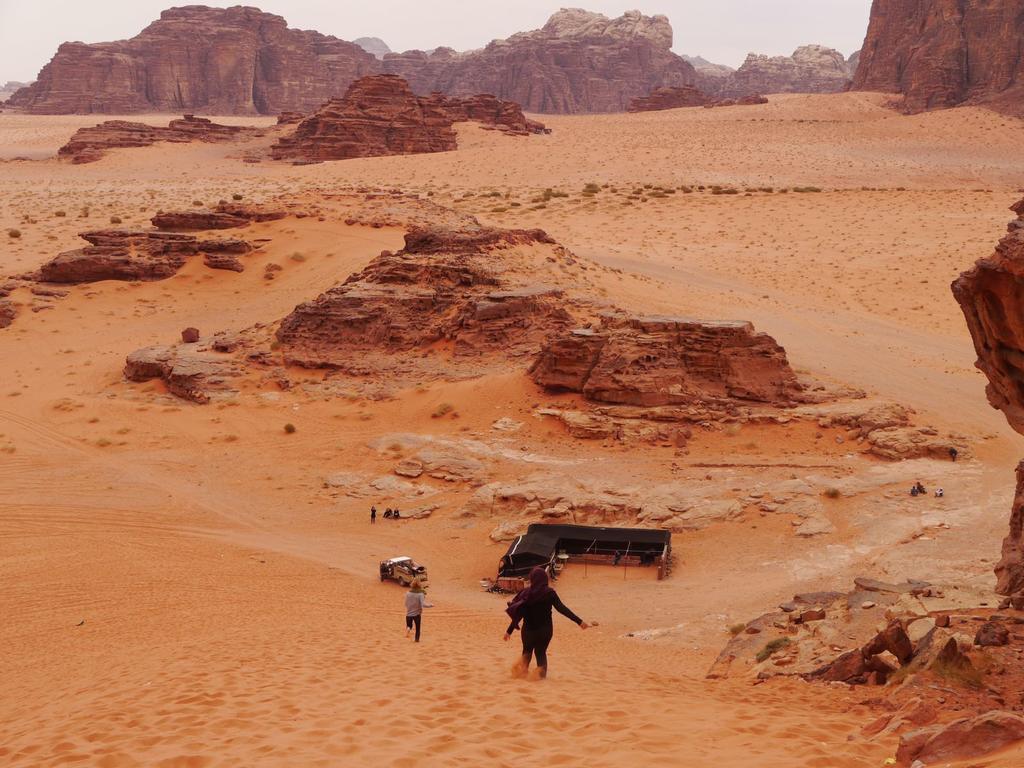 Black Irish Camp And Tours Wadi Rum Extérieur photo