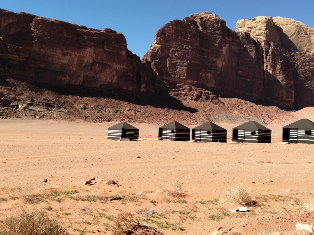 Black Irish Camp And Tours Wadi Rum Extérieur photo